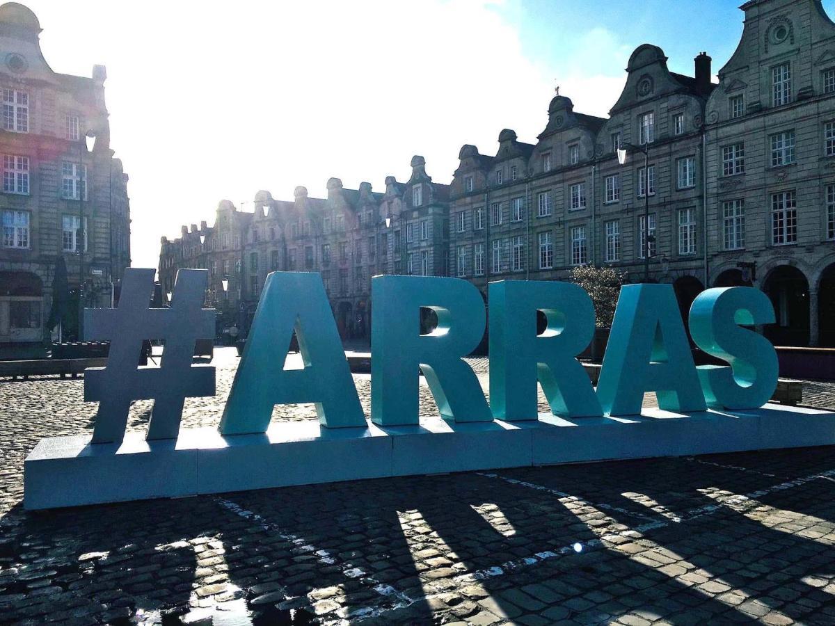 Appartamento Uno Avec Parking Prive Gratuit Arras Esterno foto