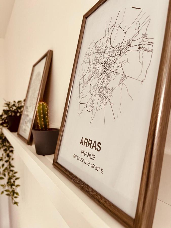 Appartamento Uno Avec Parking Prive Gratuit Arras Esterno foto